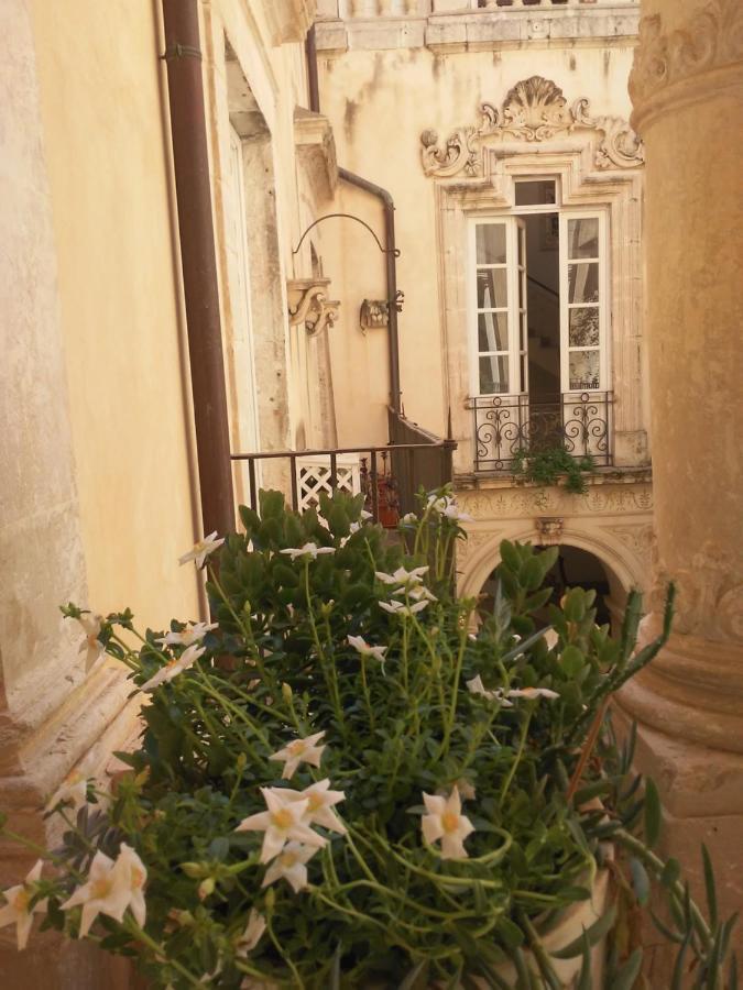 Апартаменты Ortigia Family House Сиракузы Экстерьер фото